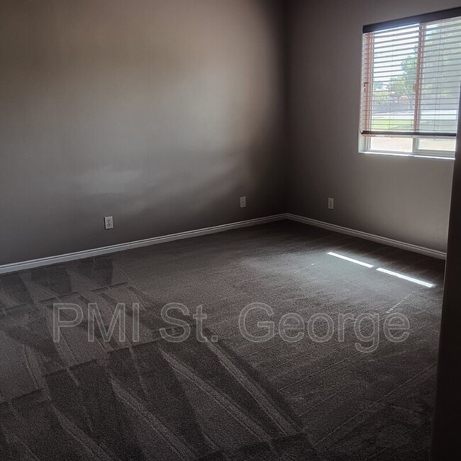 Building Photo - 508 N 2480 W