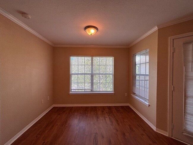 Building Photo - Reserve of Point Meadows Condo!