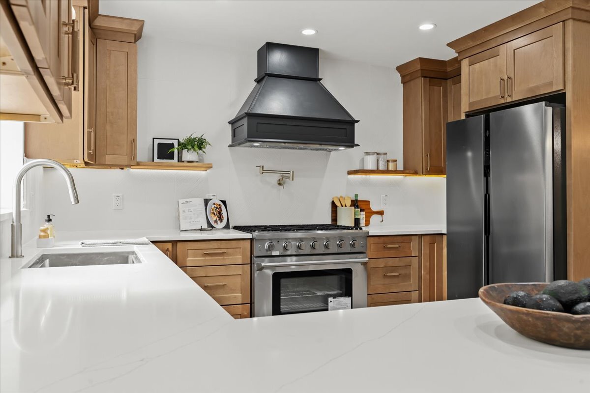 Building Photo - 40526 Woodside Dr