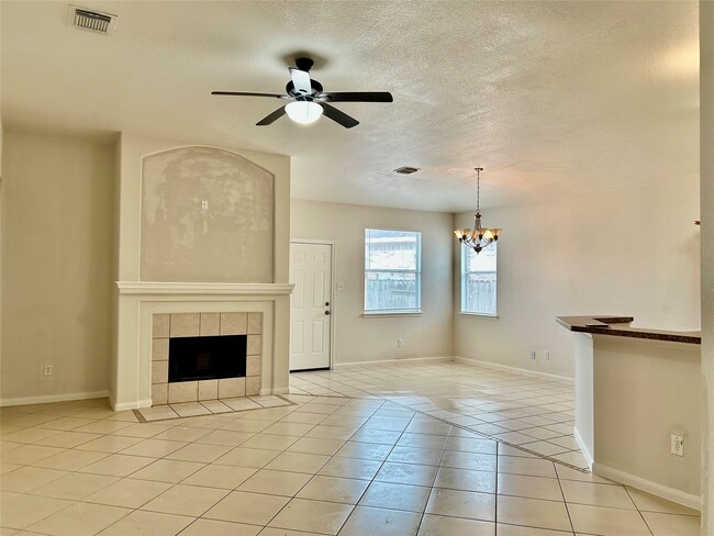 Building Photo - 1918 Riane Ln