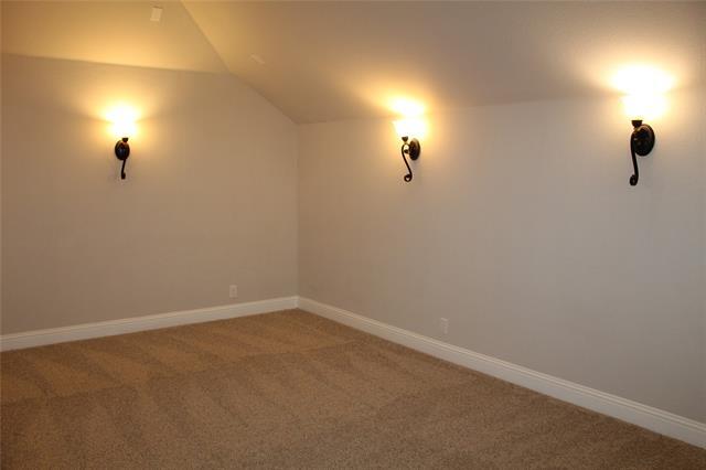 Building Photo - 1402 Welch Dr