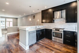 Building Photo - Northern Liberties Townhome with Garage