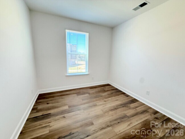 Building Photo - 3212 Drift St