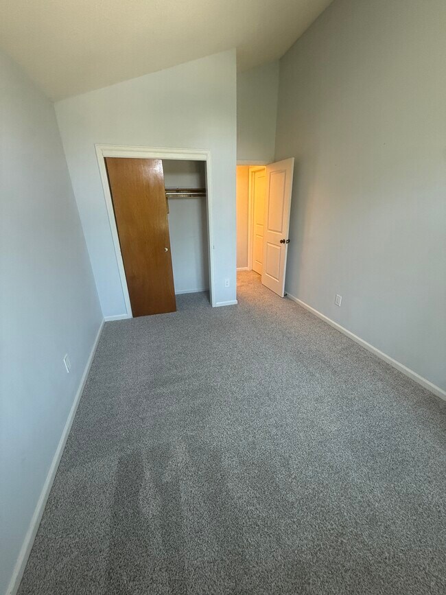 Building Photo - 14602 E Bellewood Pl