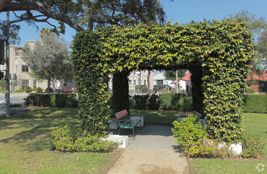 Mayfair - 2014 Torrance Boulevard