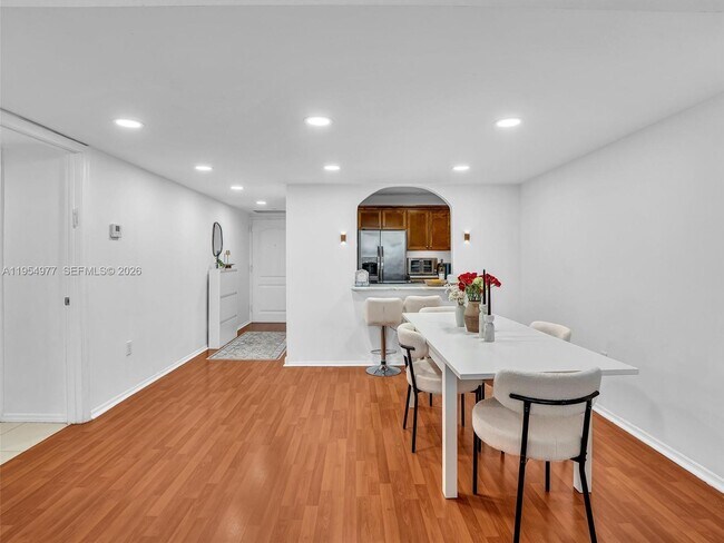 Building Photo - 3675 N Country Club Dr