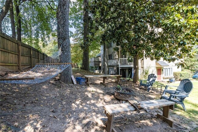 Building Photo - 2109 Defoors Ferry Rd NW