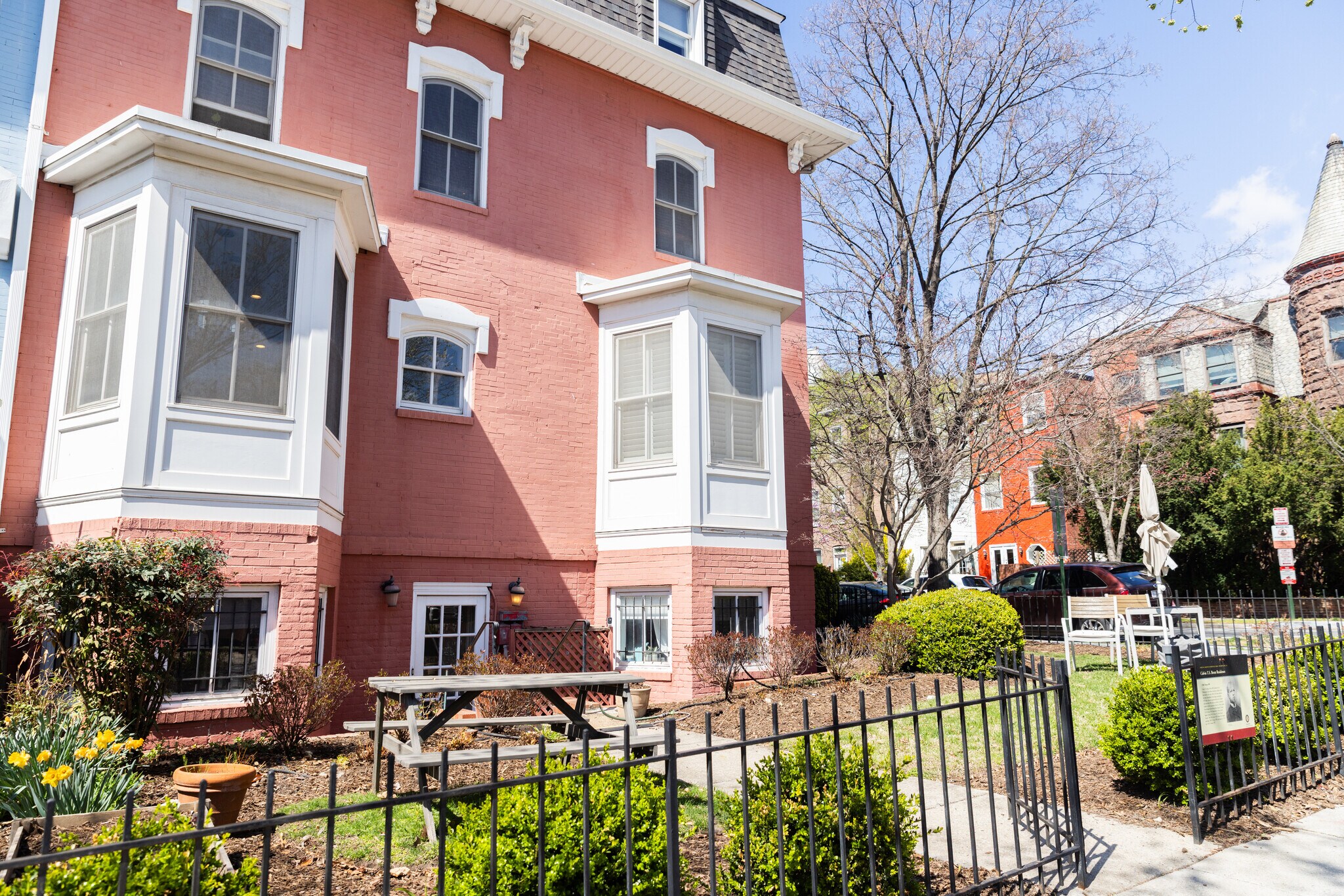 Building Photo - 1700 V St NW