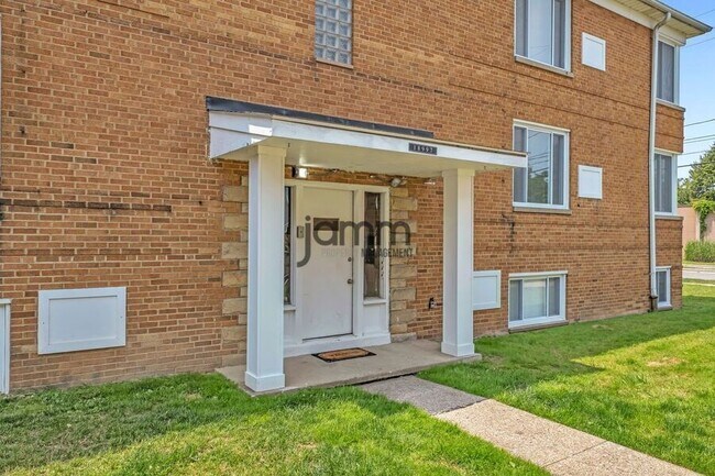 Building Photo - 18997 Hilliard Blvd