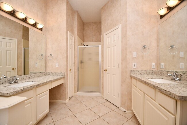 Building Photo - 1215 Wood Haven Ct