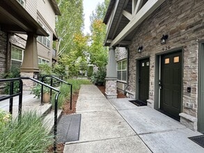 Building Photo - 626 NE Newstead Ln