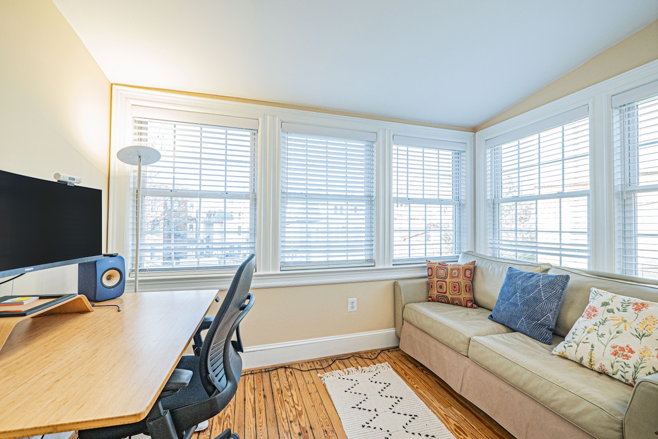 Building Photo - 3542 10th St NW