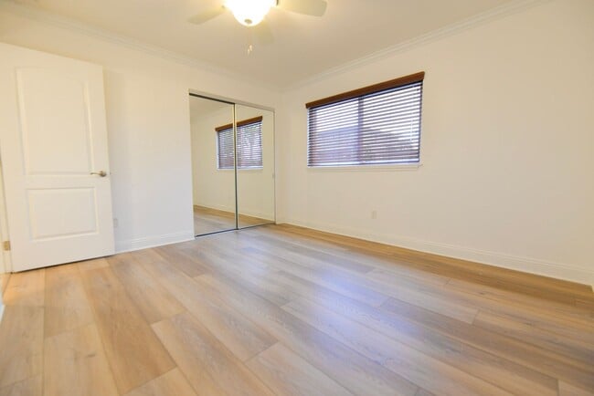 Building Photo - 251 Avenida Madrid