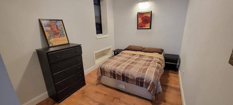 Building Photo - 1413 T St NW