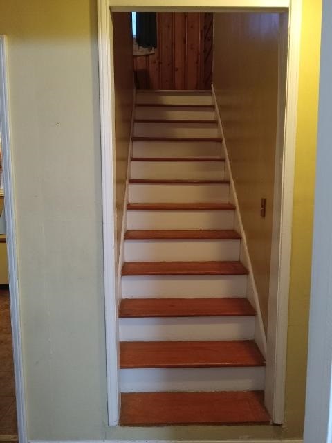 Stairs to Upper Level - 11742 Beaconsfield St