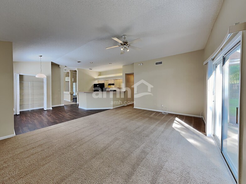 Building Photo - 1851 Burgess Hill Dr E