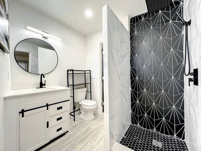 Building Photo - 173 S Orange Ave