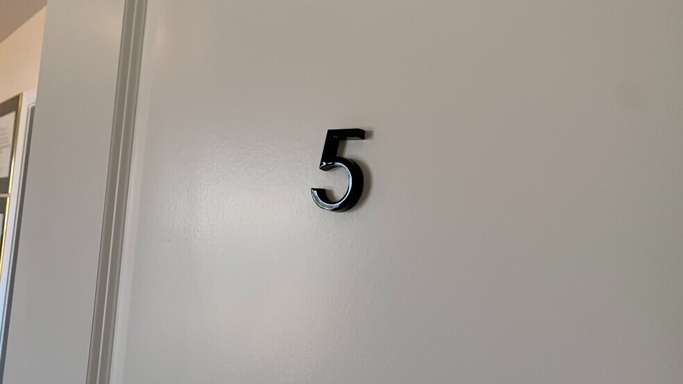 Building Photo - Room in House on Justice Union Ct