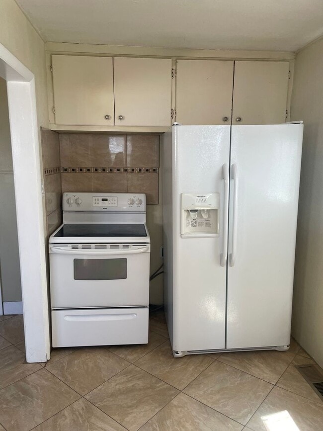Building Photo - Enjoy Quiet Living in Melba!