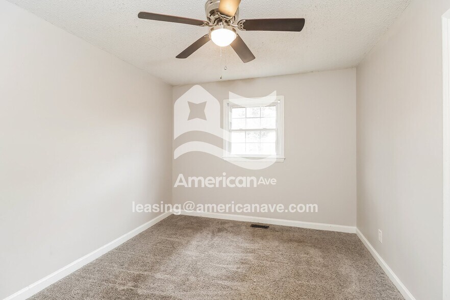 Building Photo - 529 Oakland Ave