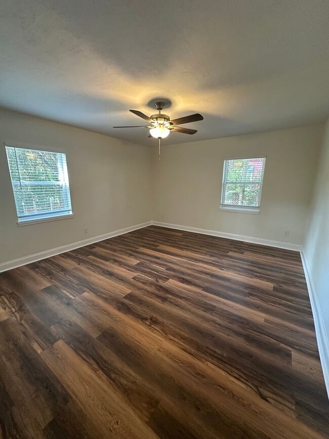 Building Photo - Newly remodeled 4 bedroom 2 bath Available...