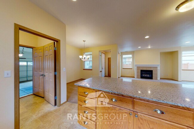 Building Photo - Single-level home in Lacey's Jubilee, a pr...