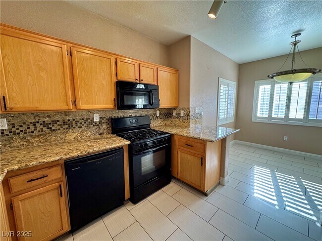 Building Photo - 1050 E Cactus Ave