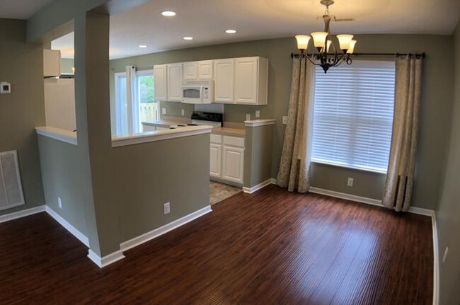 Kitchen/Dining - 1712 Stone Hollow Ct