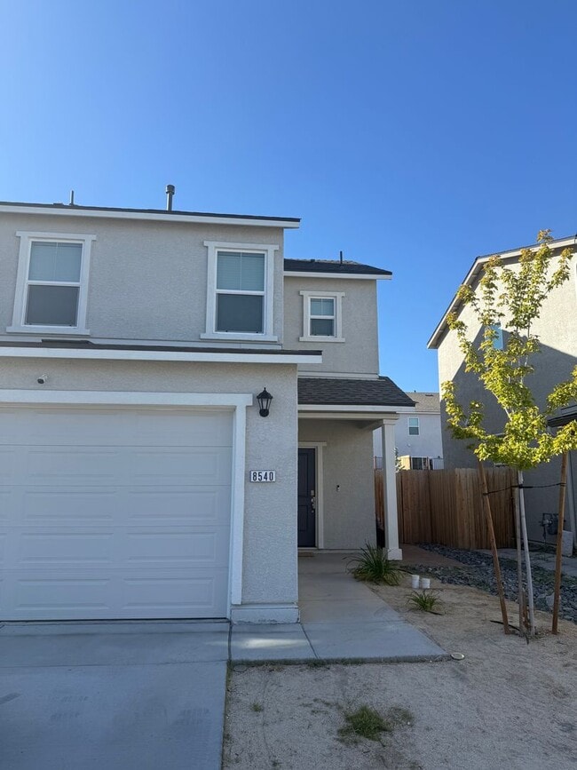 Building Photo - 3 bed 2.5 bath house