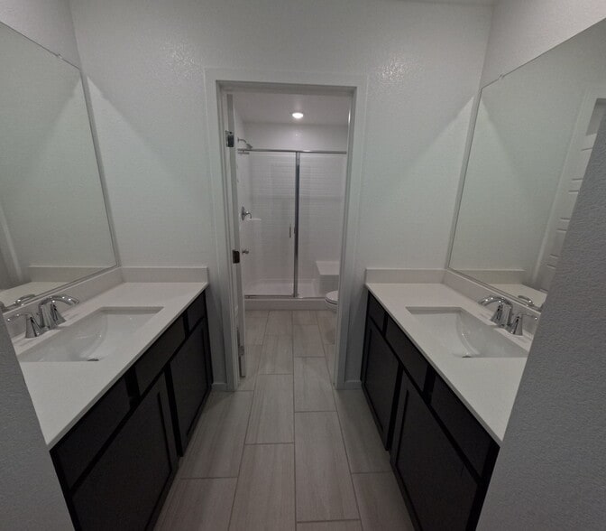 Building Photo - 10772 Blake Gardens Ct