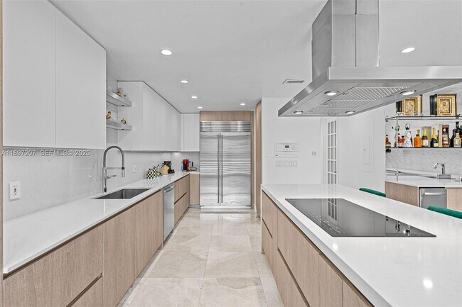 Building Photo - 6124 Paradise Point Dr