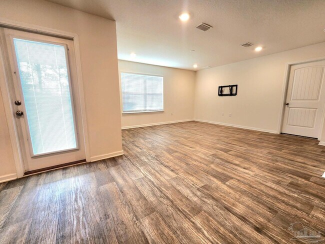 Building Photo - 7457 Steeplechase Blvd