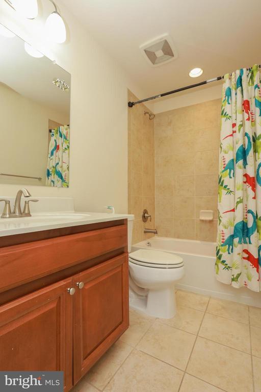 Building Photo - 7954 Blue Stream Dr