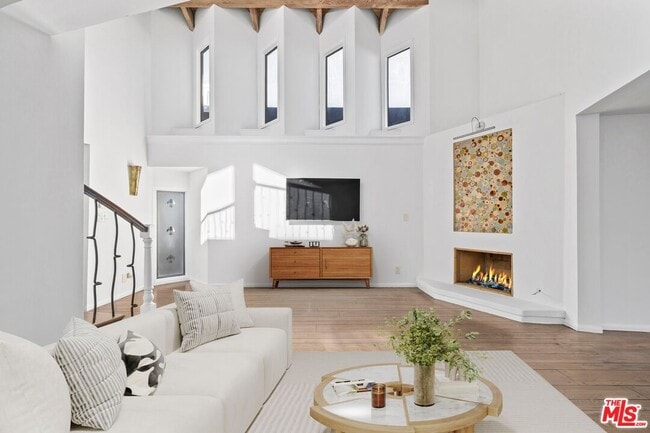 Building Photo - 2316 Strongs Dr