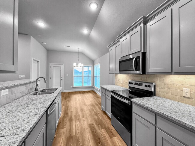 Building Photo - Cute open floor plan 3- bedroom, 2- bathro...