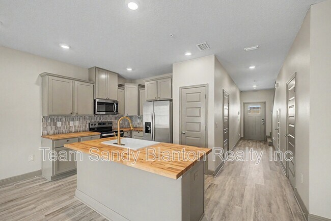 Building Photo - 9055 Golden Eye Dr