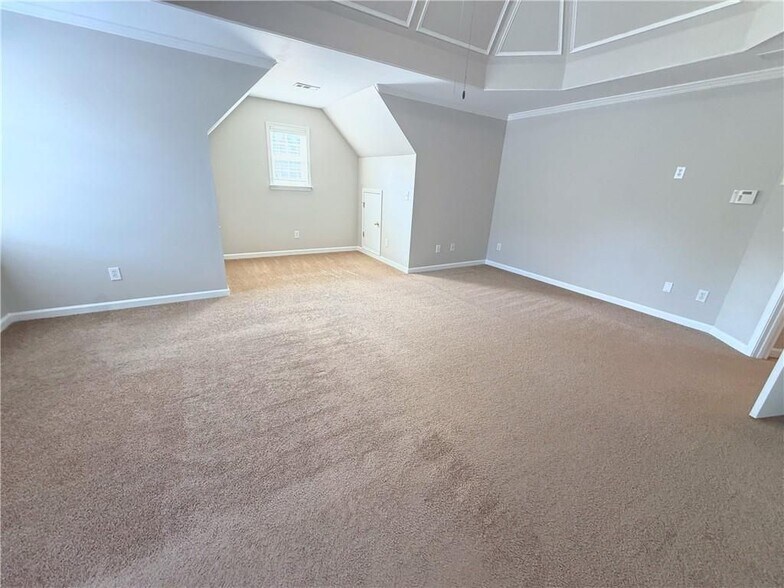 Building Photo - 12442 Waterside Dr