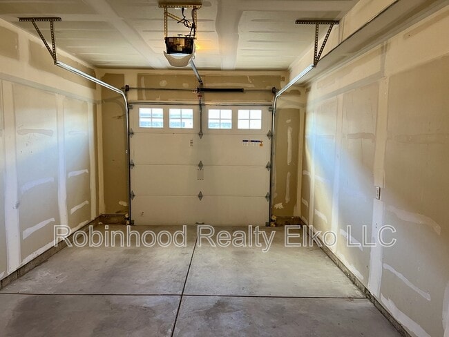 Building Photo - 3609 Autumn Colors Dr