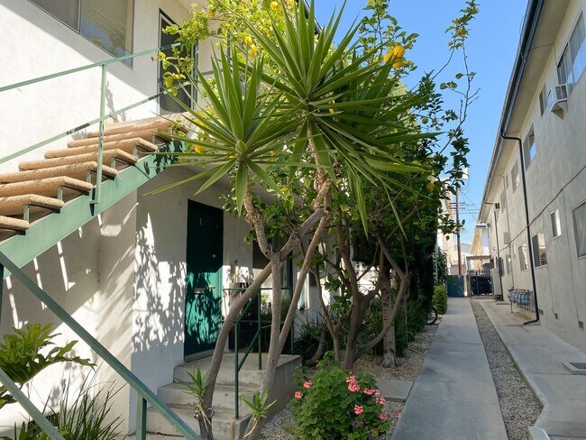 Building Photo - k3320