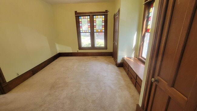 Building Photo - 410 Cottage Ave