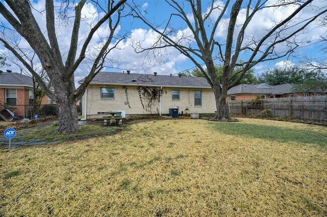 Building Photo - 2726 Crest Ridge Dr