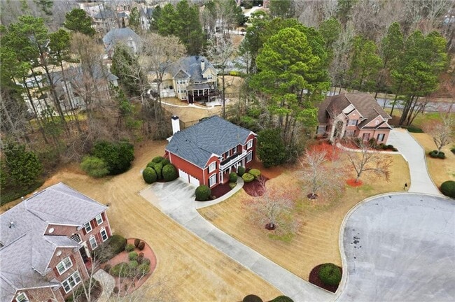 Building Photo - 310 Stoneleigh Dr SW