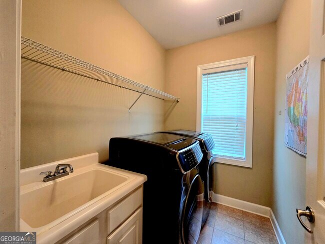 Building Photo - 1355 Magnolia Park Cir