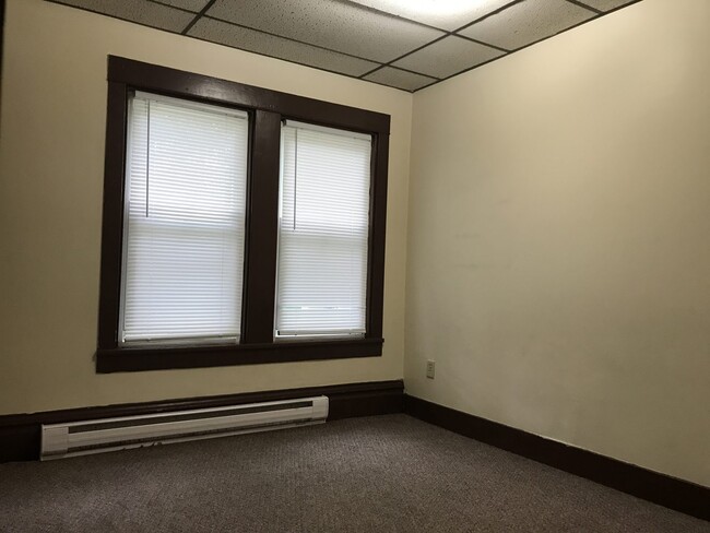 Bedroom 2 - Rear Unit - 604 W Main St