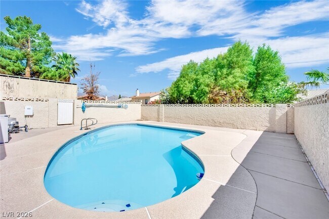 Building Photo - 8136 Spur Ct