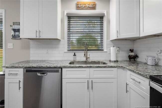 Building Photo - 106 Bluejay Ct