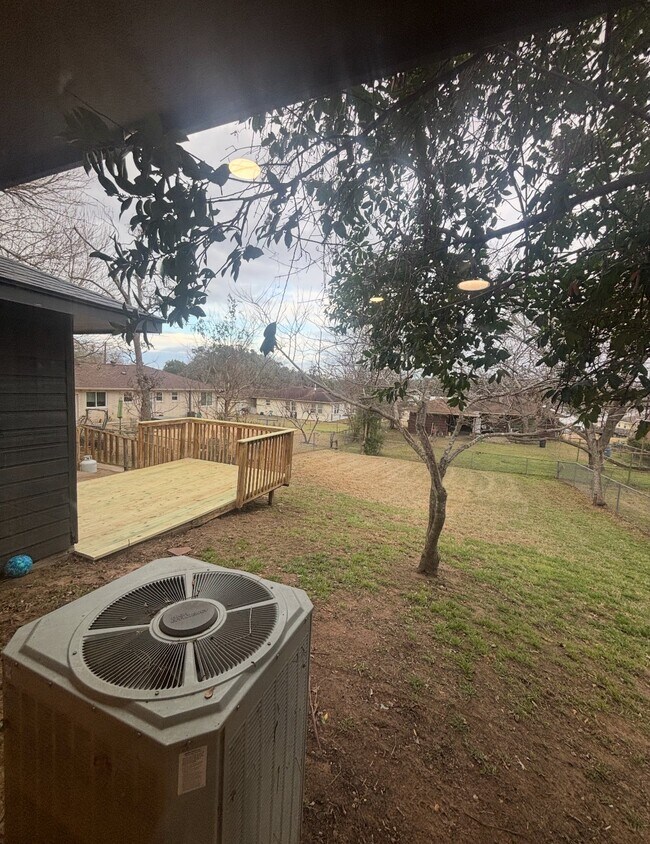 Building Photo - 1803 S Park St