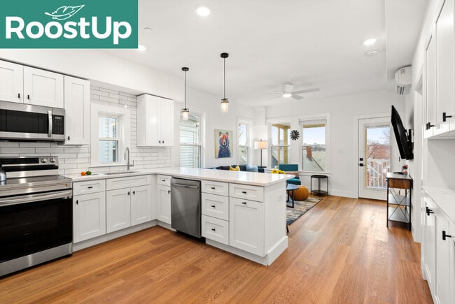 Building Photo - Furnished Bedroom with Private Bath in Jamaica Plain