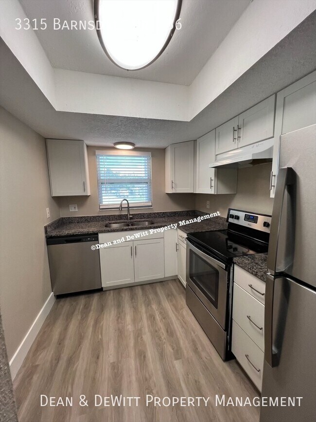 Building Photo - 3315 Barnsdale Dr