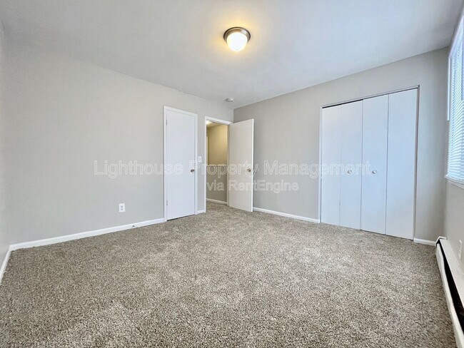 Building Photo - 2855 Taft Ave SW